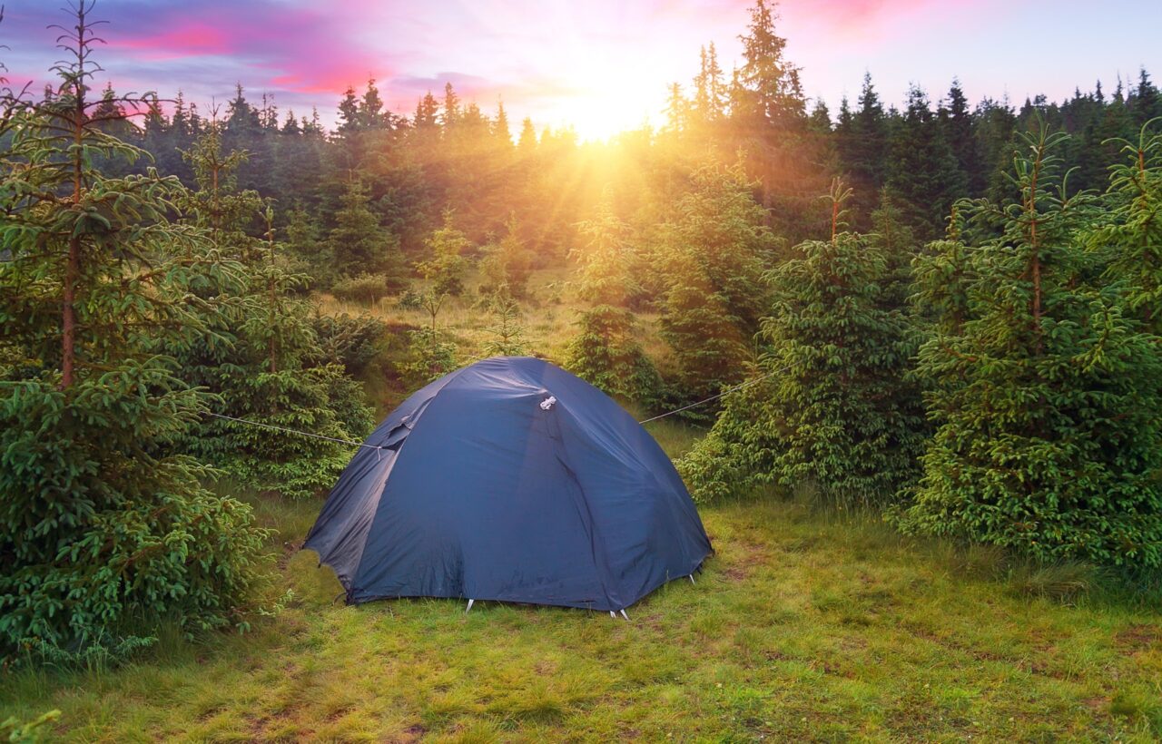 How to Set Up a Camping Tent Without a Wet Floor or a Midnight Collapse